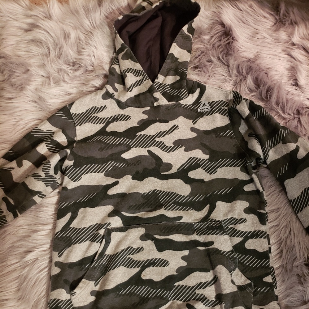 Boys sweat shirt like new